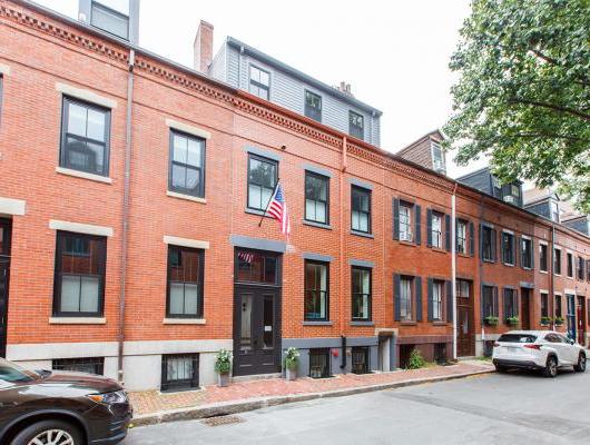 MASS Architect Transforms a historic home in Boston