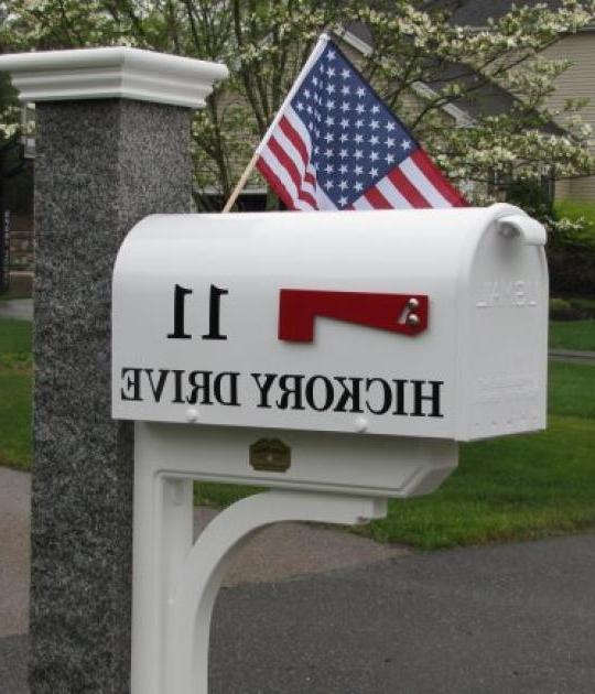 Yankee Mailbox Sign & Lantern